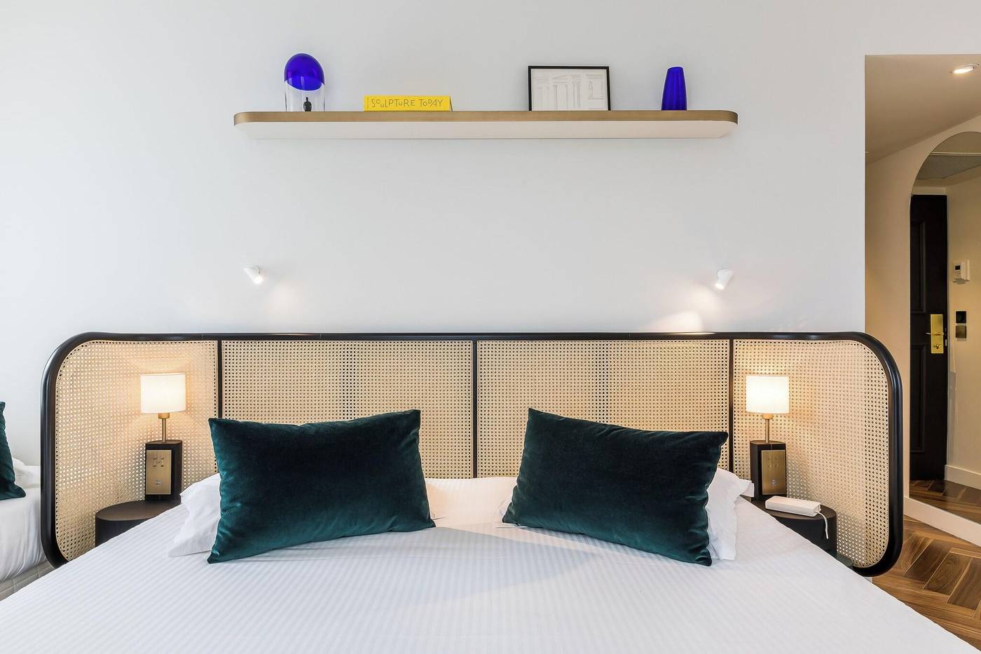 Le-Friedland-Room-25