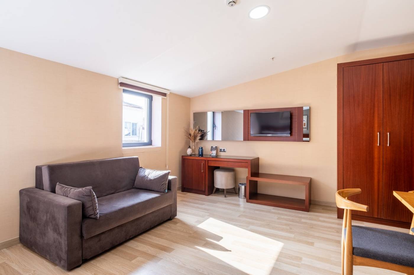 Park-by-Clover-Hotel-Room-28