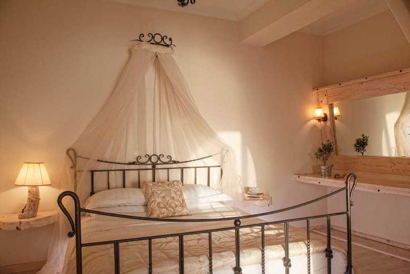Athermi Suites-Greece-SANTORINI-Room-8