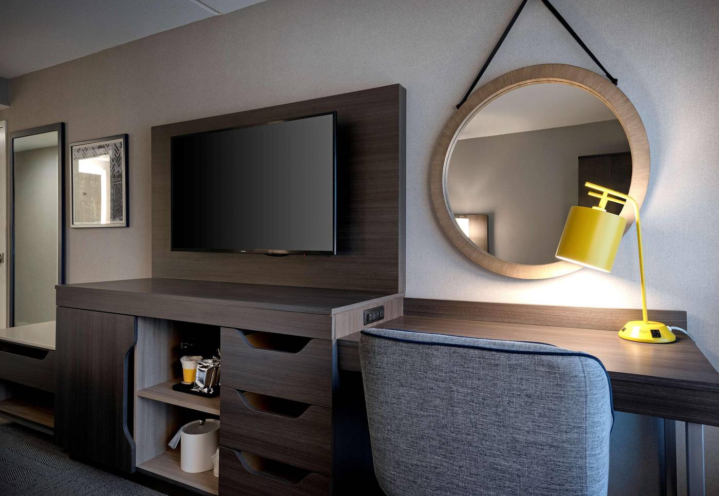 Hampton-Inn-Boston-Cambridge-Room-16