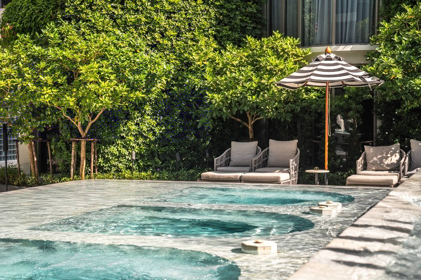 The-Salil-Hotel-Riverside-Bangkok-Pool-70