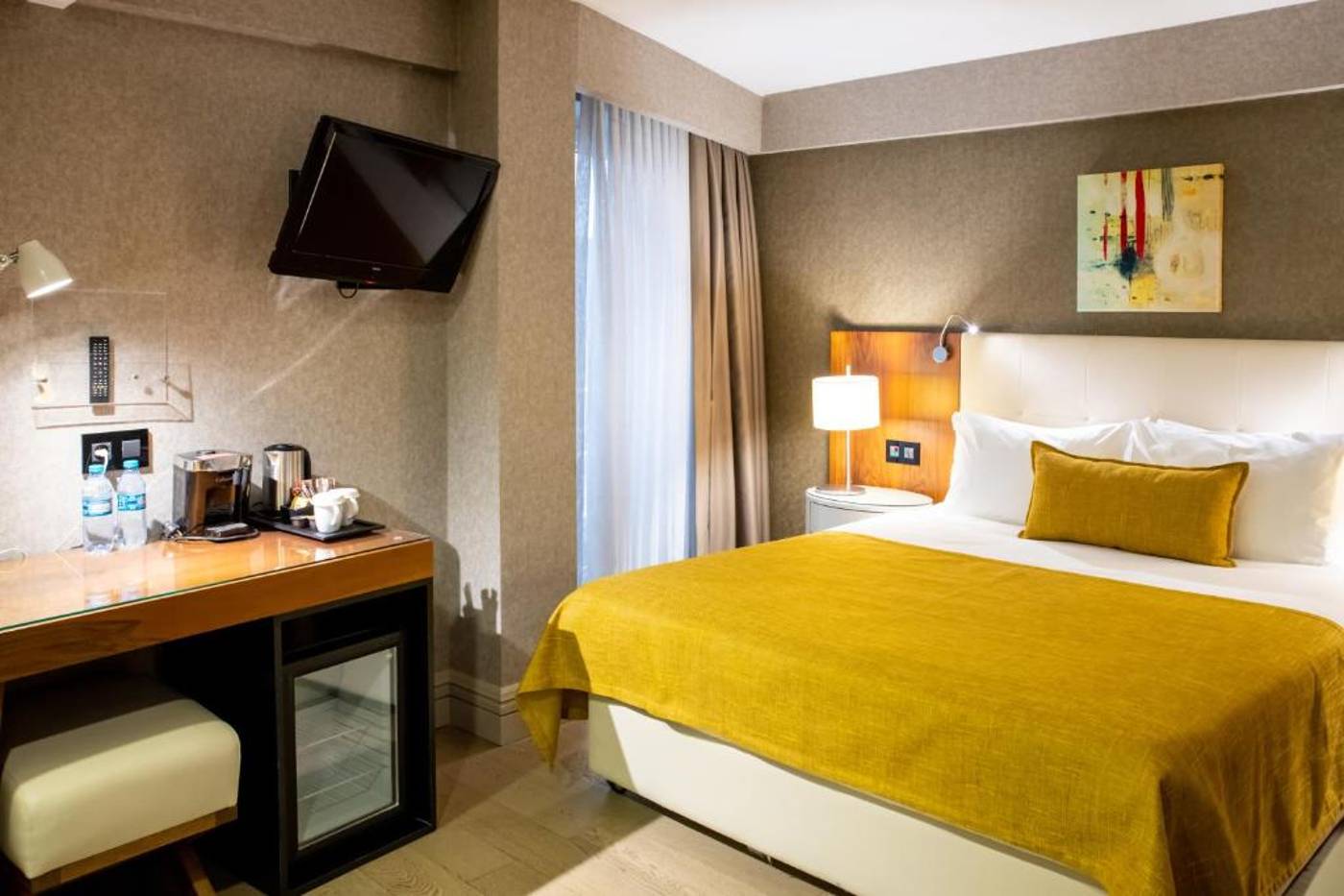 Ramada-Istanbul-Grand-Bazaar-Room-37