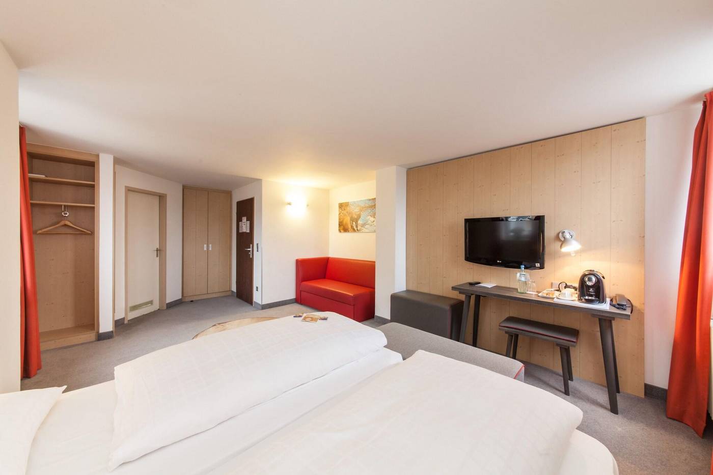Sure-Hotel-by-Best-Western-Muenchen-Hauptbahnhof-Room-10