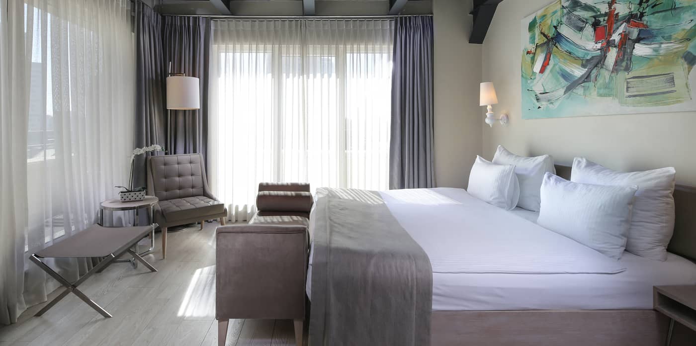 The-Gate-30-Suites-Hotel-Room-20