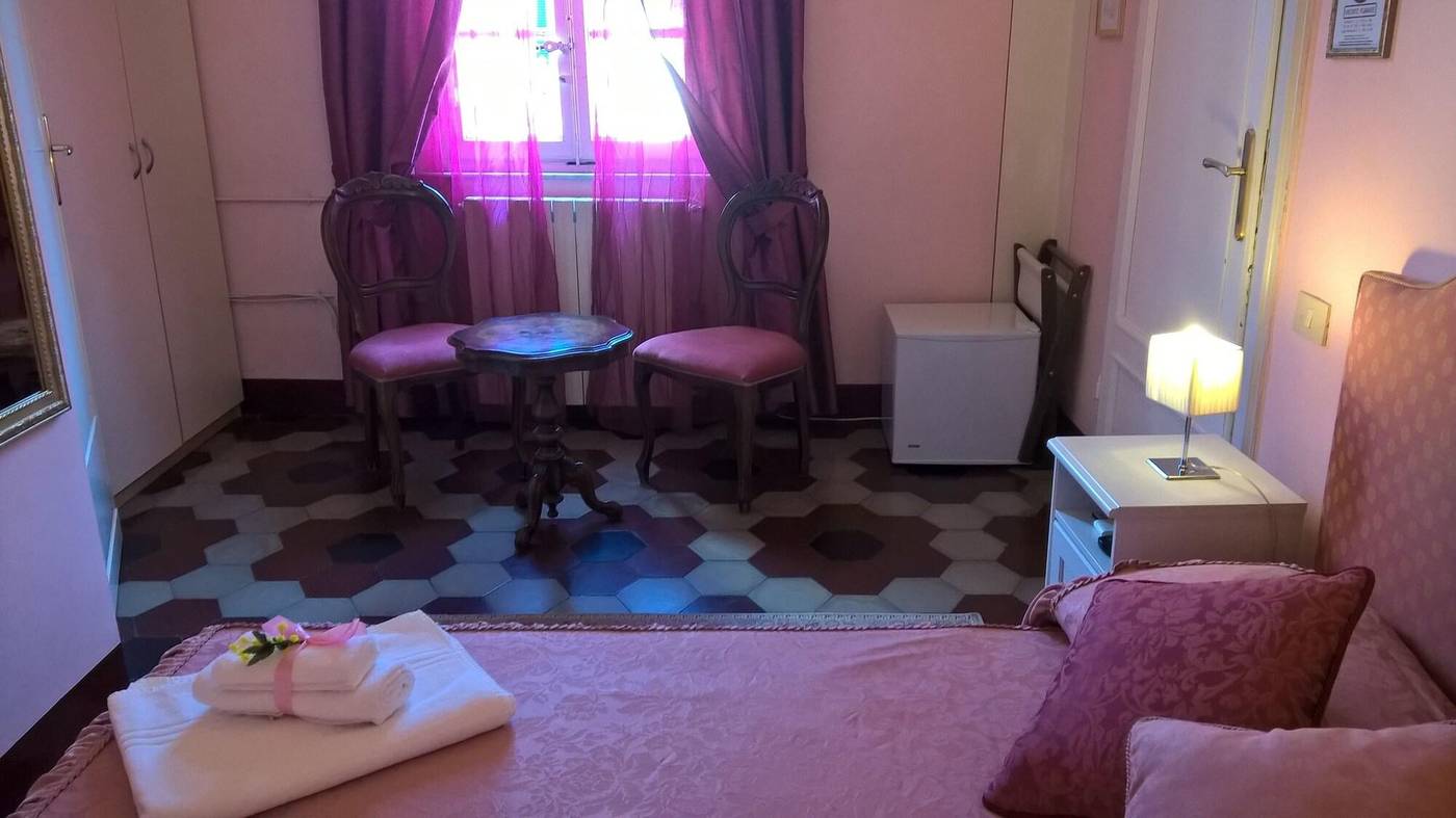 B---B-La-Mimosa-Room-23