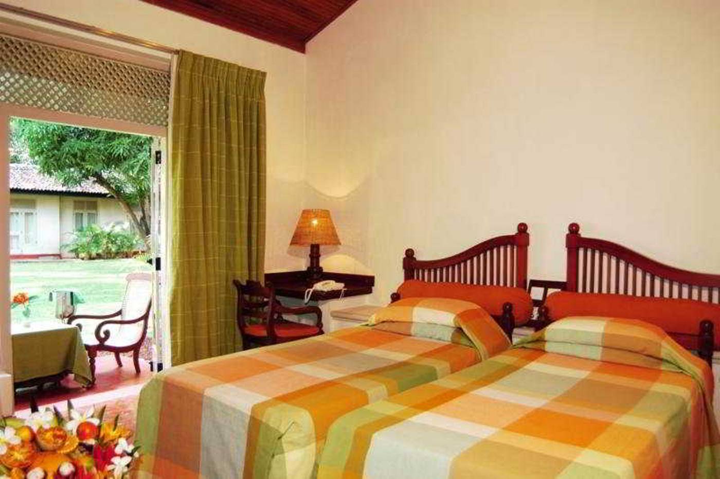 Hotel-Sigiriya-Room-9