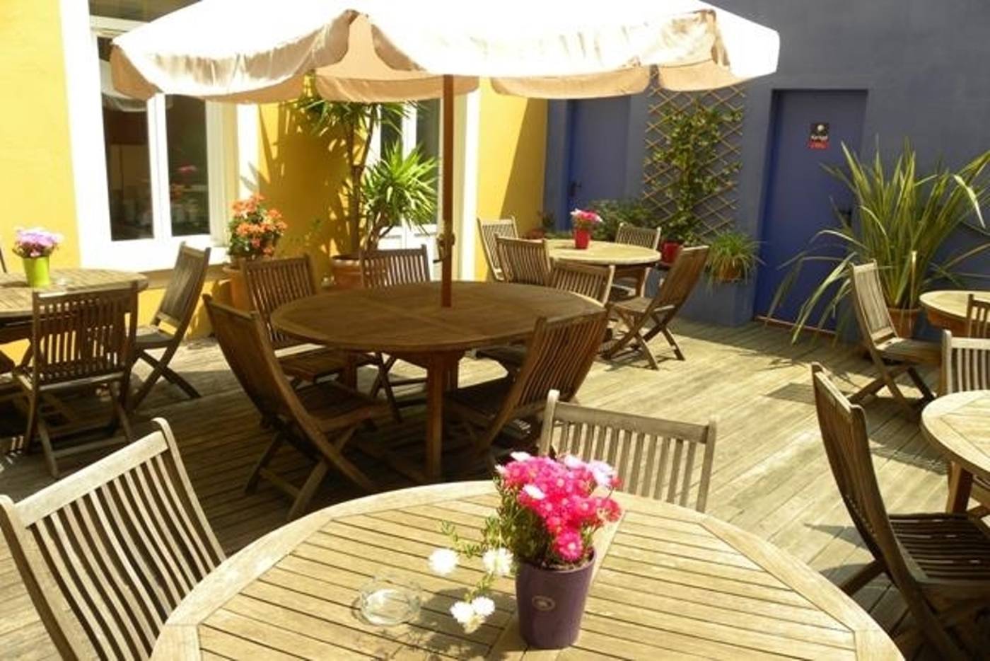 Kyriad-Nice-Centre-Gare-Bar-9