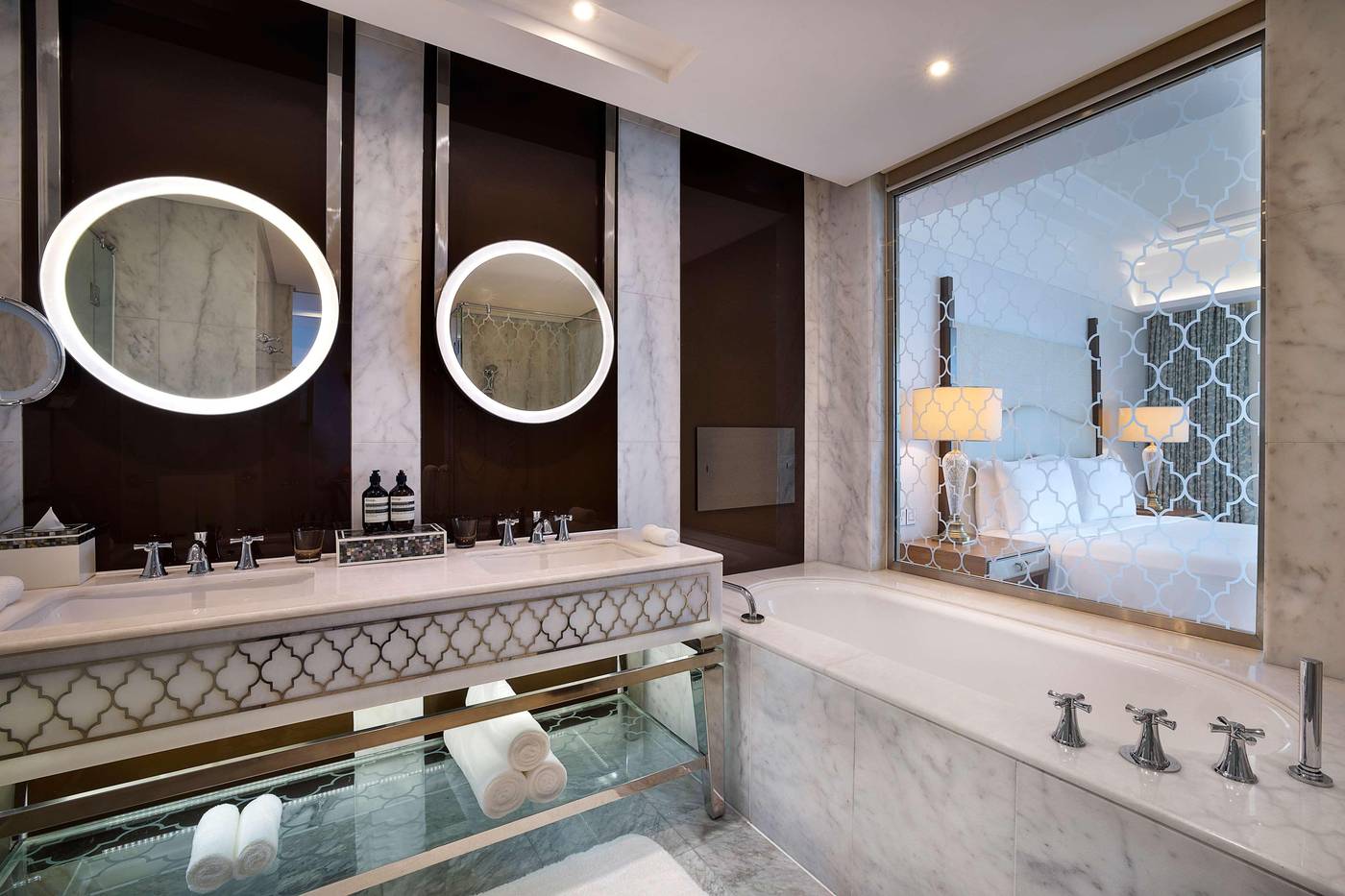 Waldorf-Astoria-Dubai-Palm-Jumeirah-Room-37