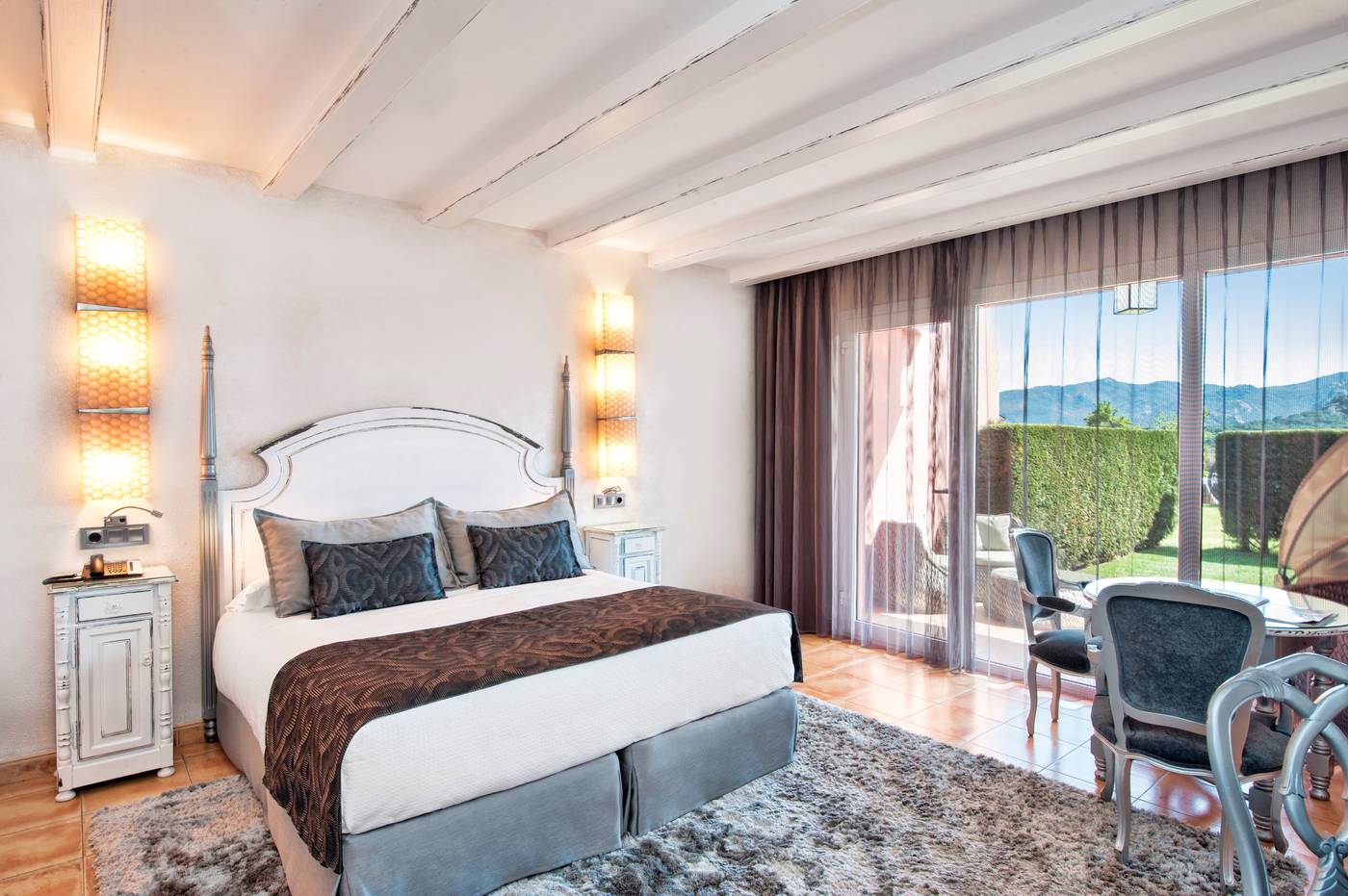 Mas-Tapiolas-Room-29