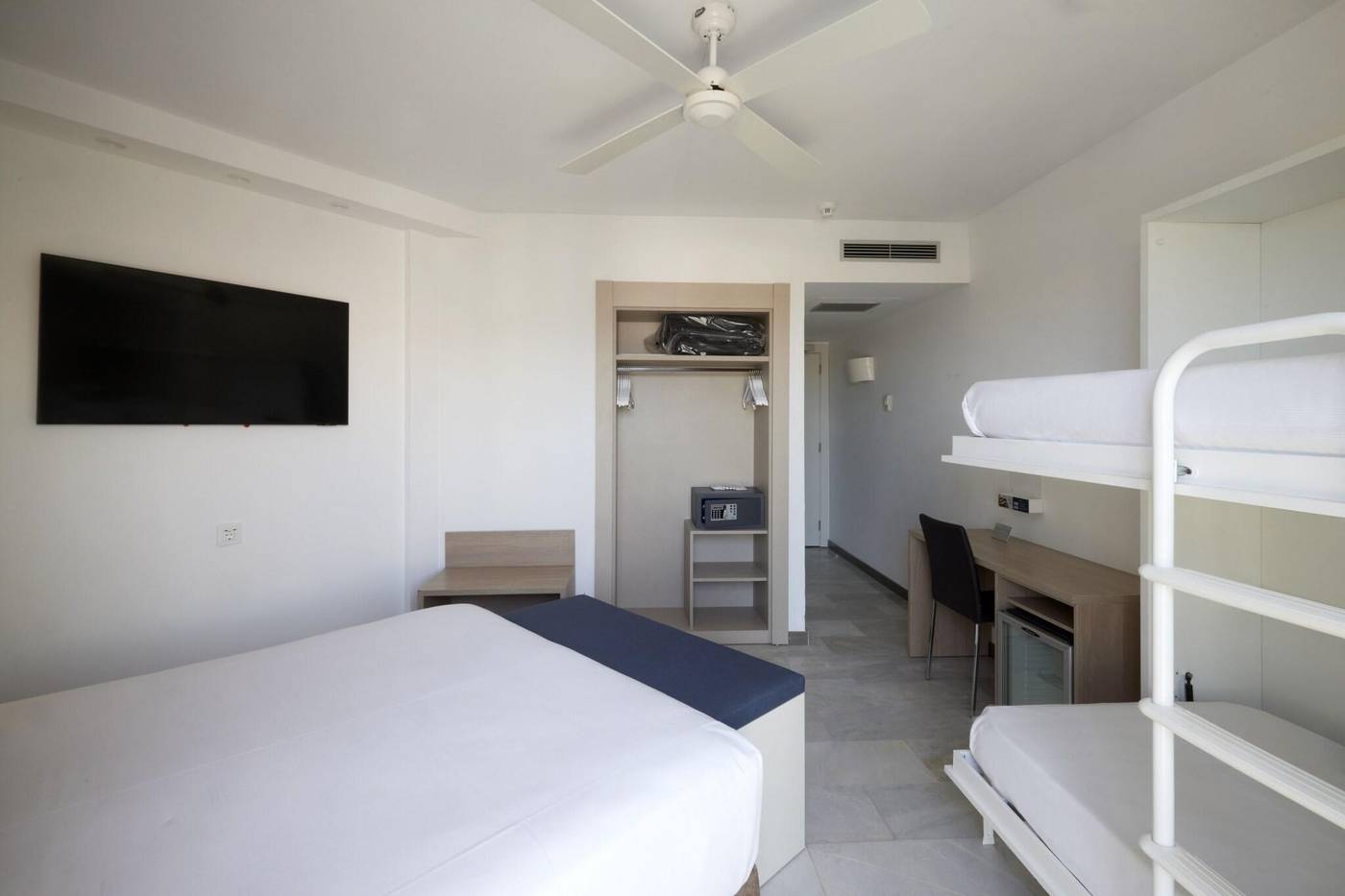 Catalonia-Mirador-des-Port-Room-45