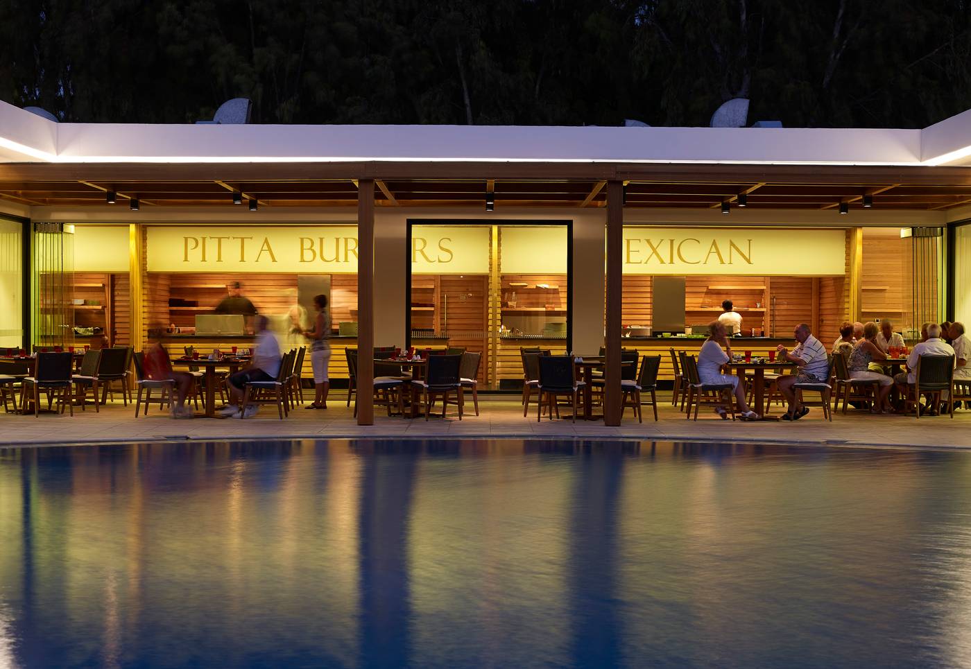 Mitsis-Grand-Hotel-Restaurant-3