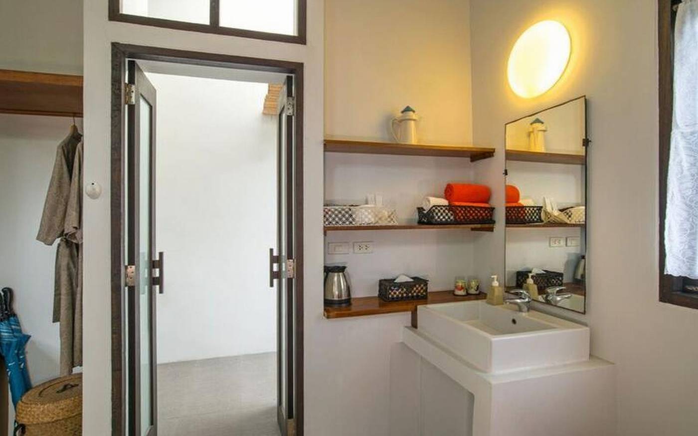 Islanda-Hideaway-Resort-Room-17