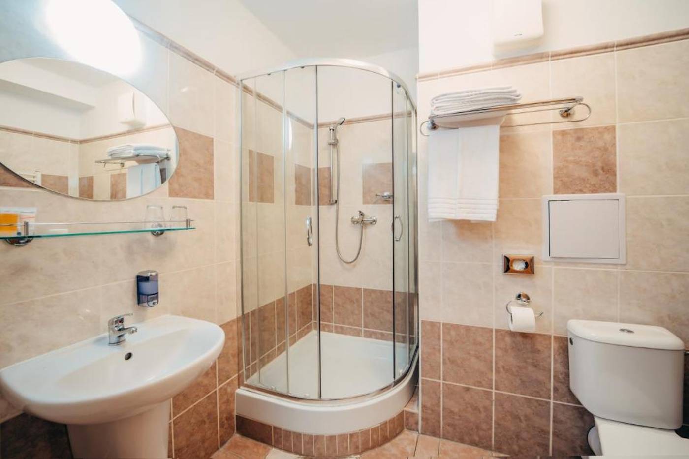 COLORFACTORY-SPA-Hotel-Room-17