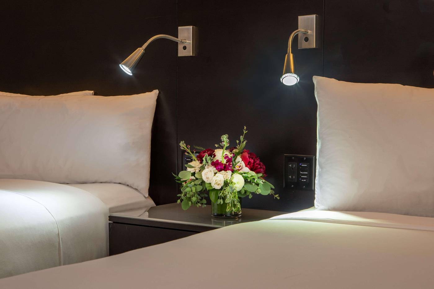 The-Royal-Sonesta-Boston-Room-39