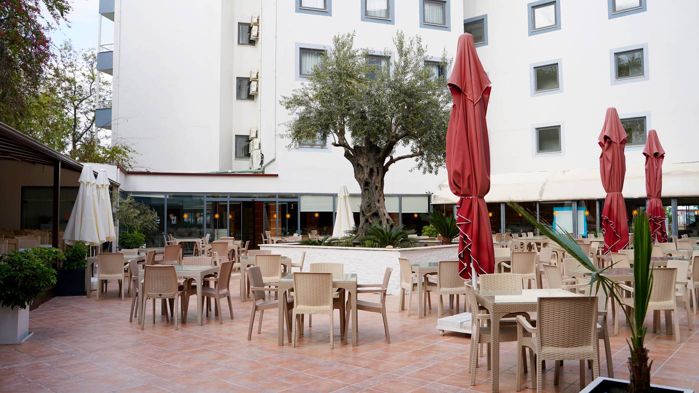 Club-Aqua-Plaza-Restaurant-17