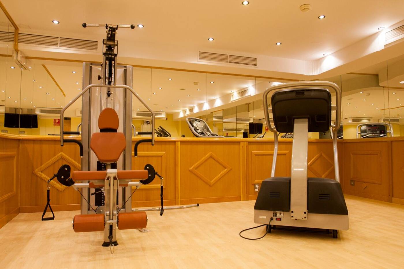 Balcon-de-Europa-Sports-and-Entertainment-43