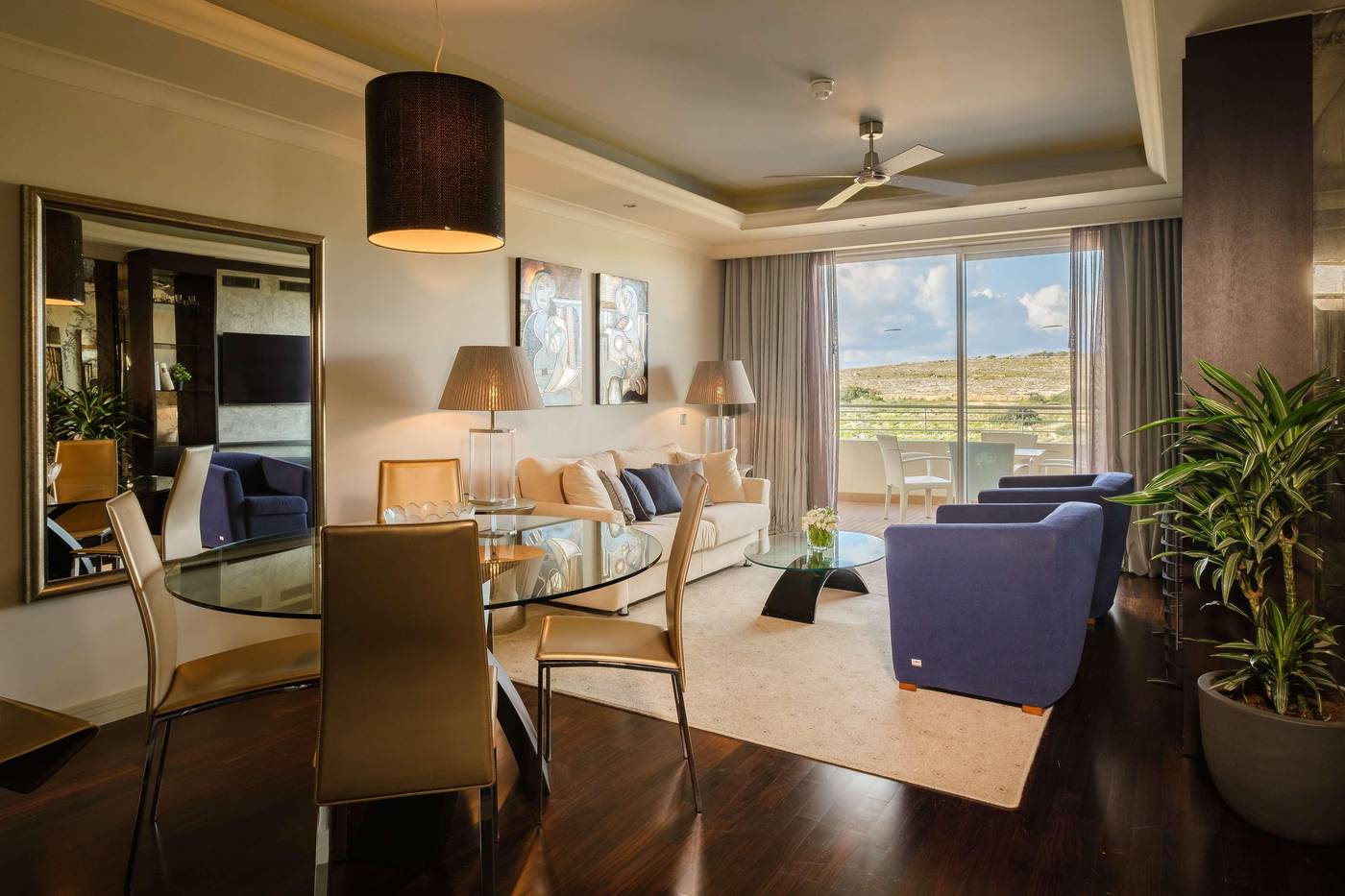 Radisson-Blu-Resort---Spa-Golden-Sands-Room-27