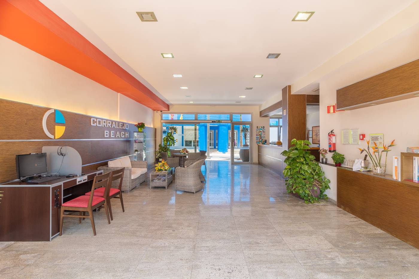 Hotel-LIVVO-Corralejo-Beach-Lobby-65