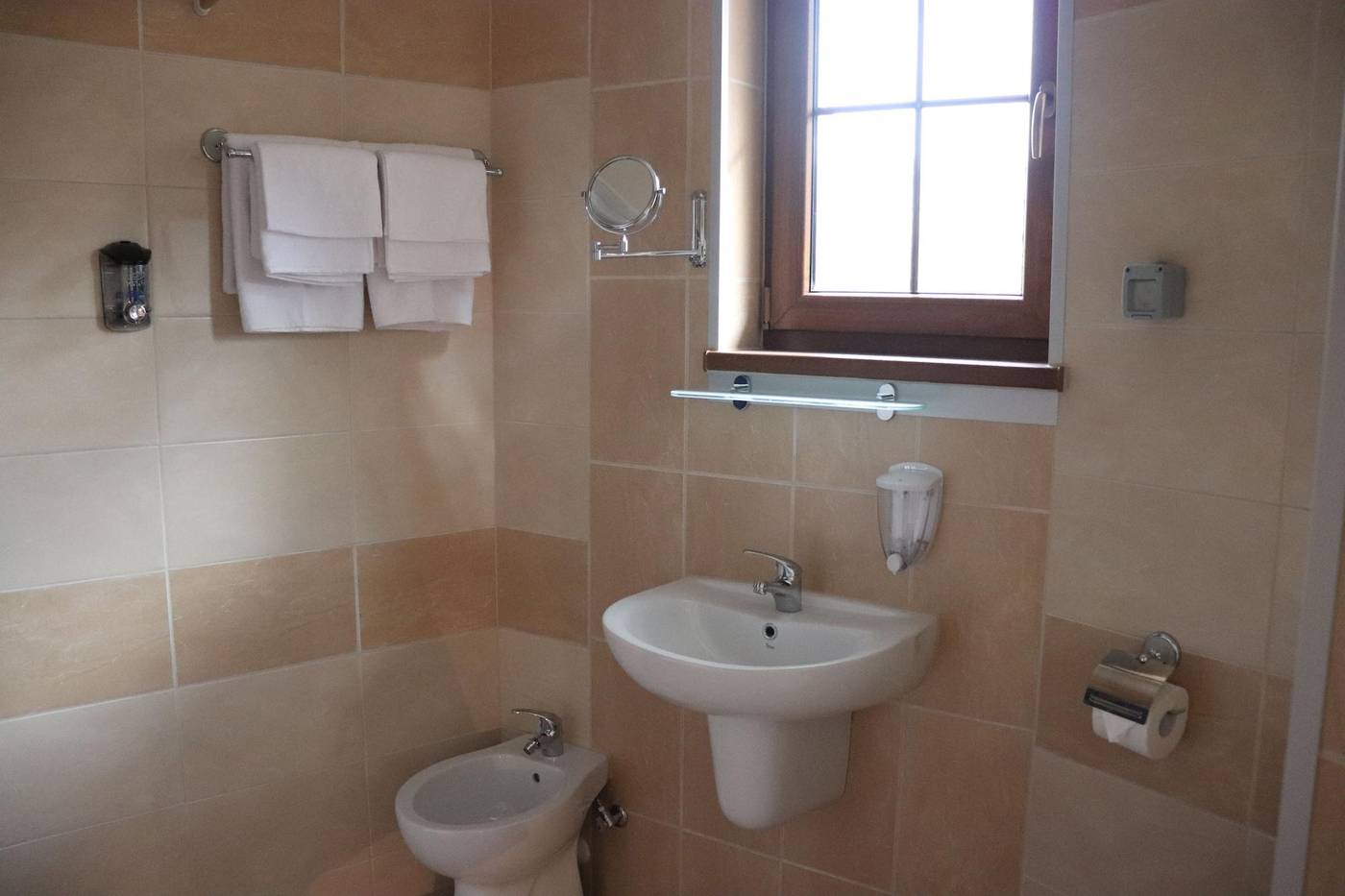 Roots Hotel & Wine Bar-Bulgaria-PLOVDIV-Room-9