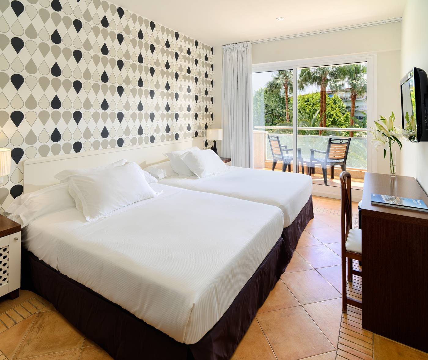 H10-Vintage-Salou---Adults-Only--16---Room-28