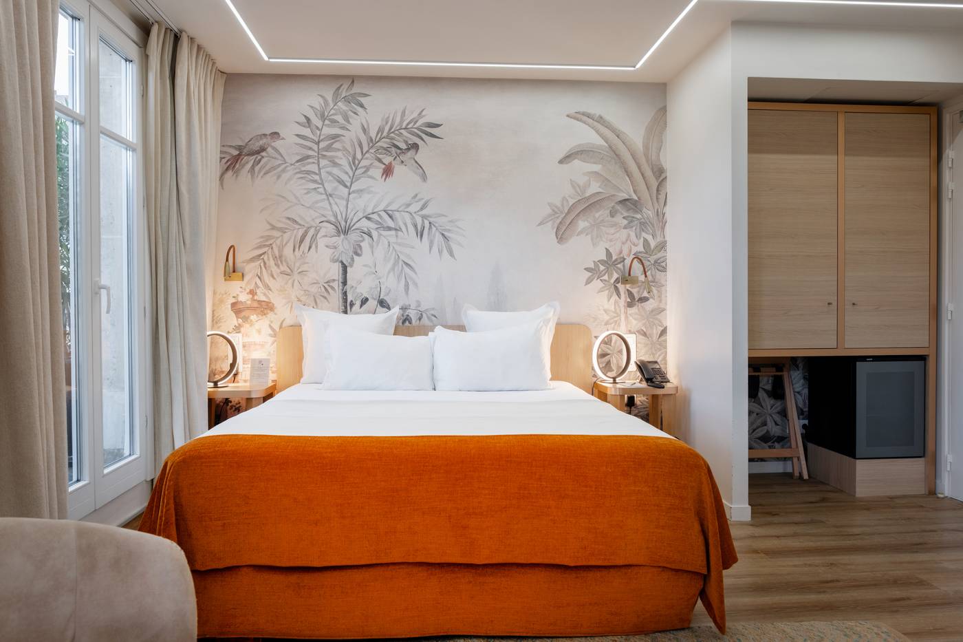 Grand-Hotel-Saint-Michel-Room-10