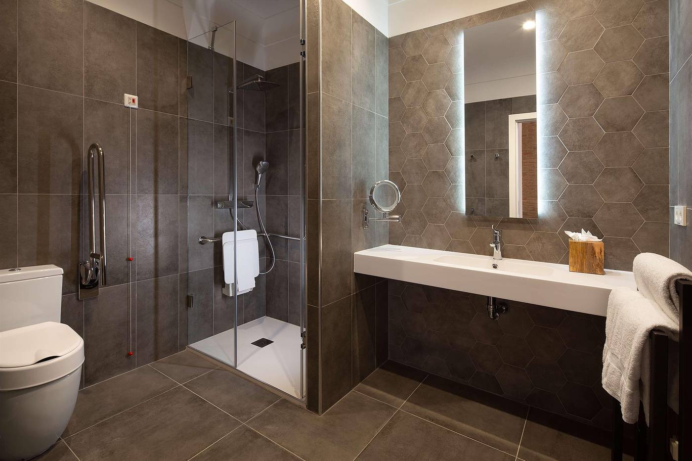 Atocha-Hotel-Madrid--Tapestry-Collection-by-Hilton-Room-47