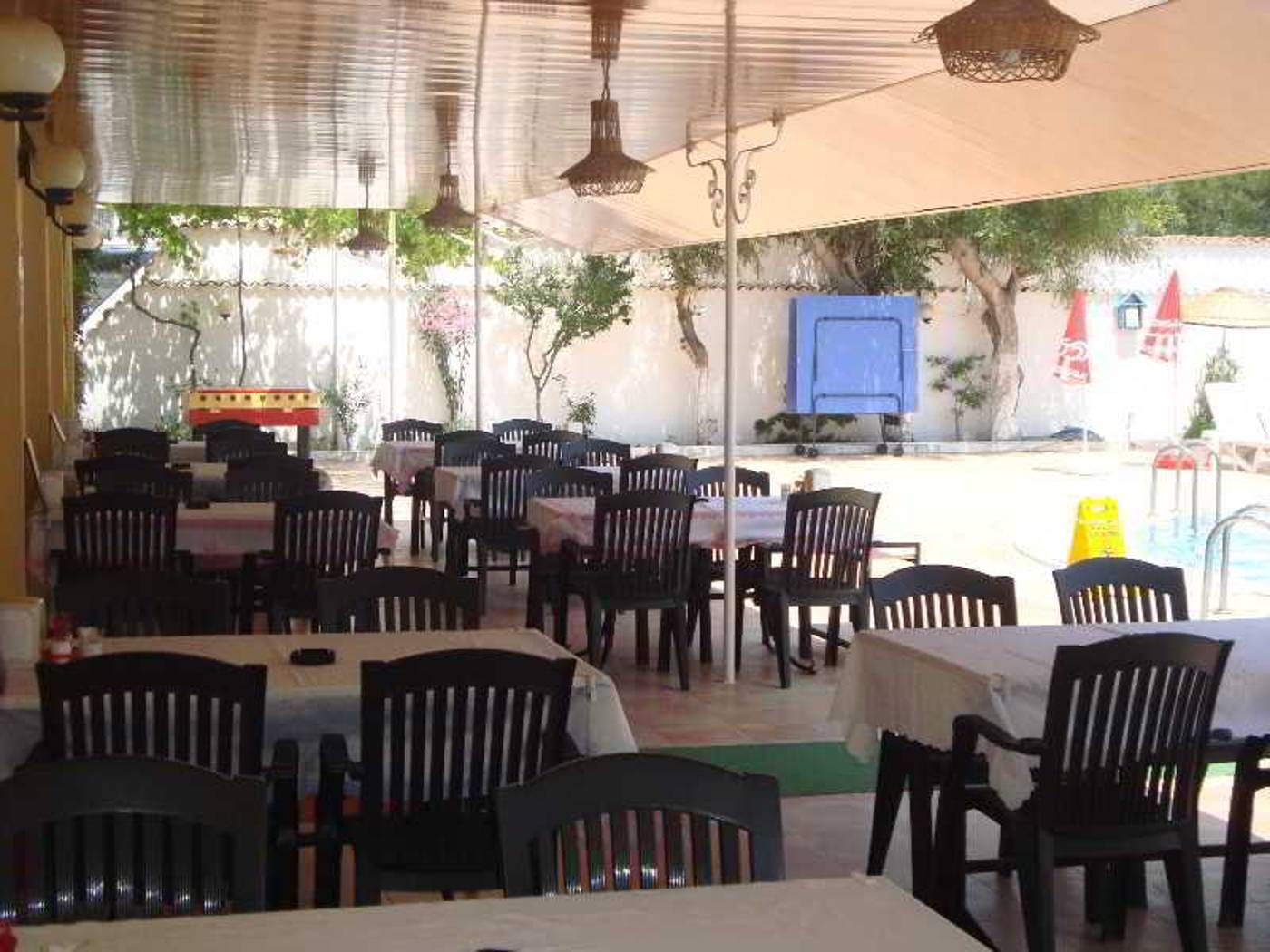 Golden-Moon-Apart-Hotel-Restaurant-11