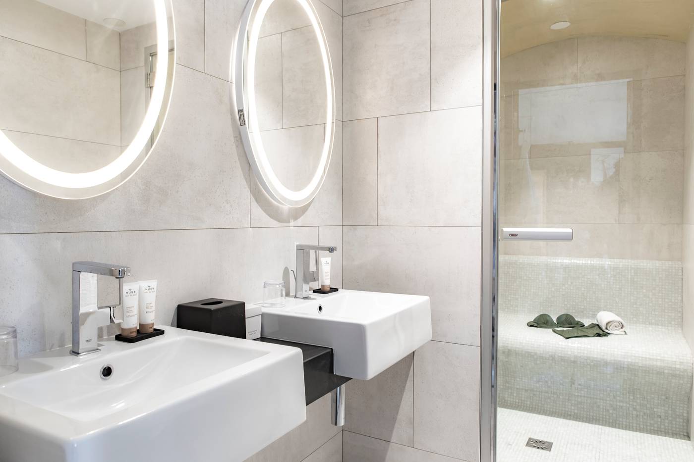 Hotel-Maison-Mere-Room-58