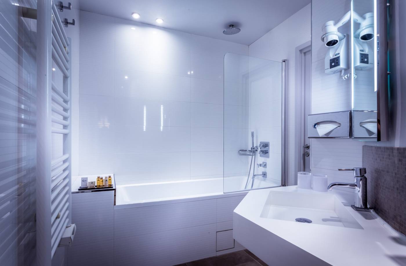 Hotel-Opera-Marigny-Room-15