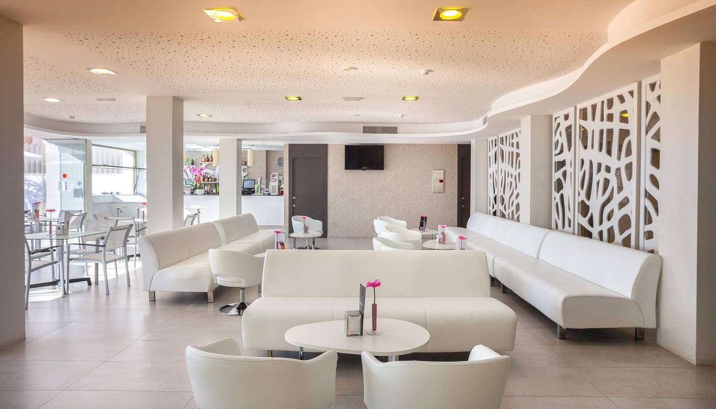 Vinaros-AURA-Lobby-18