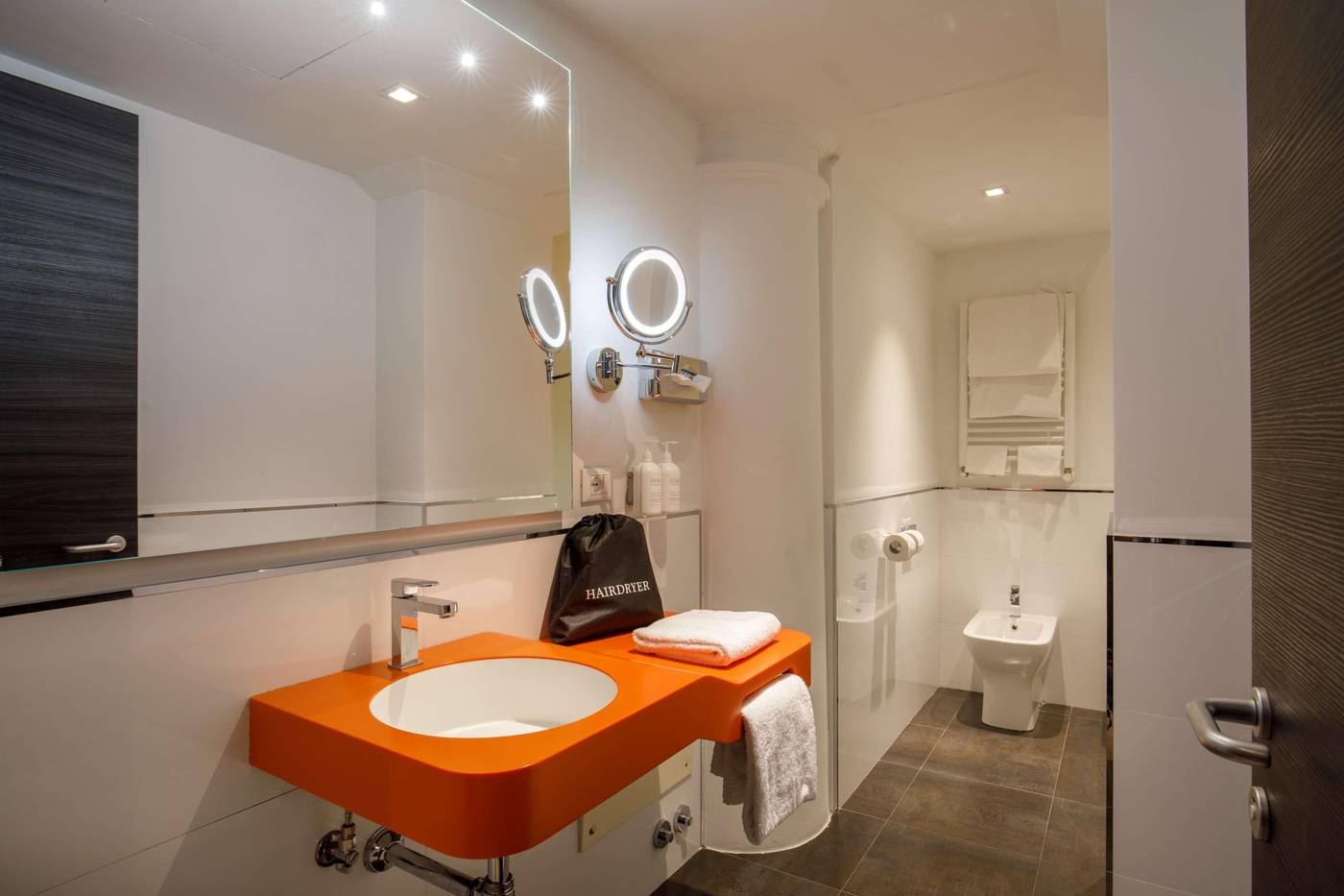 Cosmopolita-Hotel-Rome--Tapestry-Collection-by-Hil-Room-50