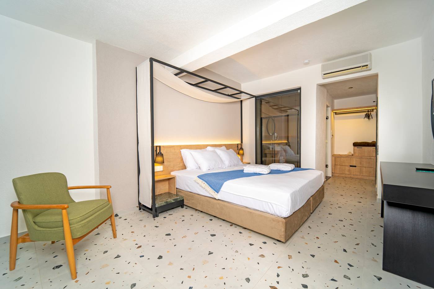 Hotel-Karbel-Sun-Room-44