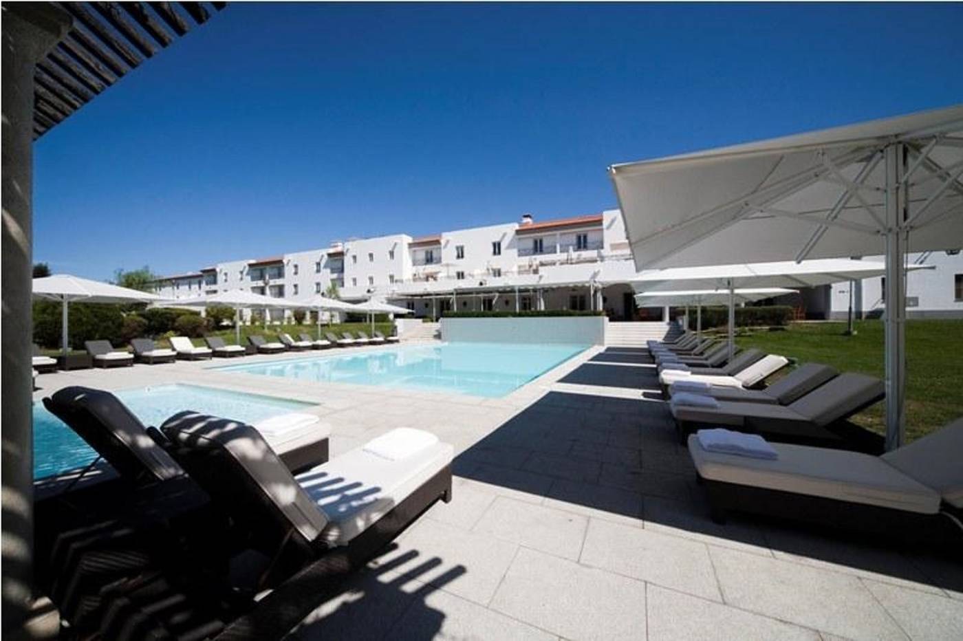 M-AR-De-AR-Muralhas-Pool-35