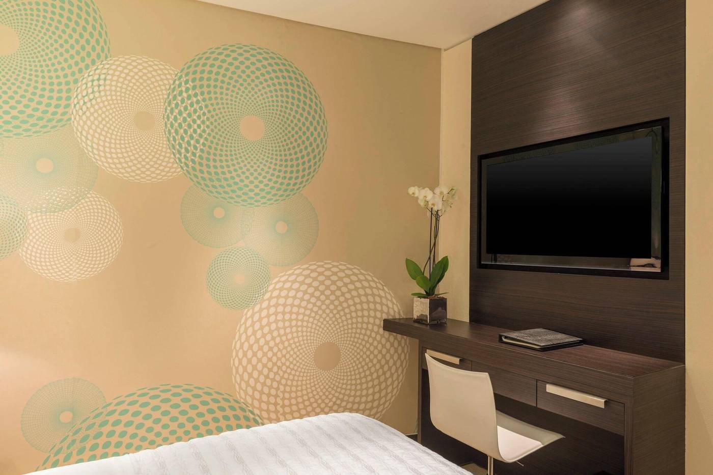 Le-Royal-Meridien-Beach-Resort-and-Spa-Room-46