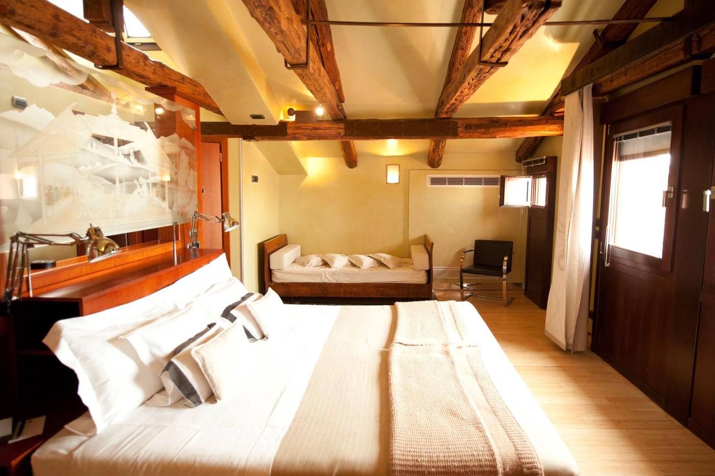 Ca--Pisani-Hotel-Room-65