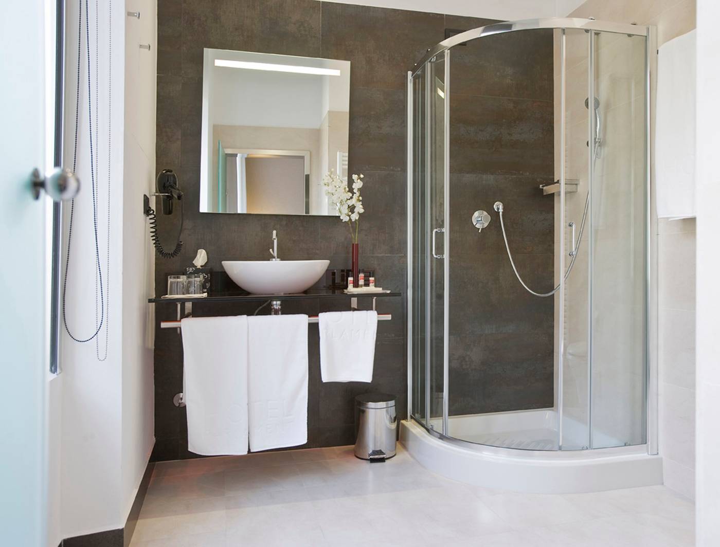 Ikonik-Parlament-Room-25