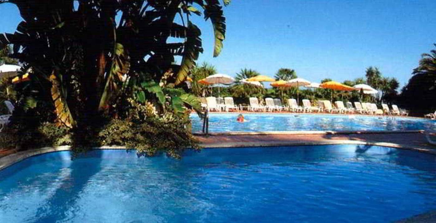 Hotel-Caparena---Wellness-Club-Pool-10