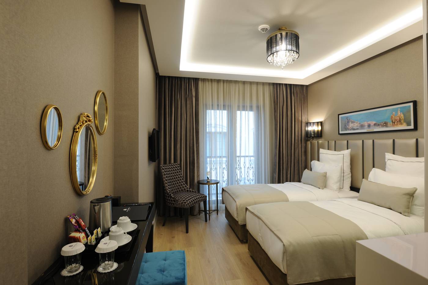 Le-Petit-Palace-Hotel-Room-2