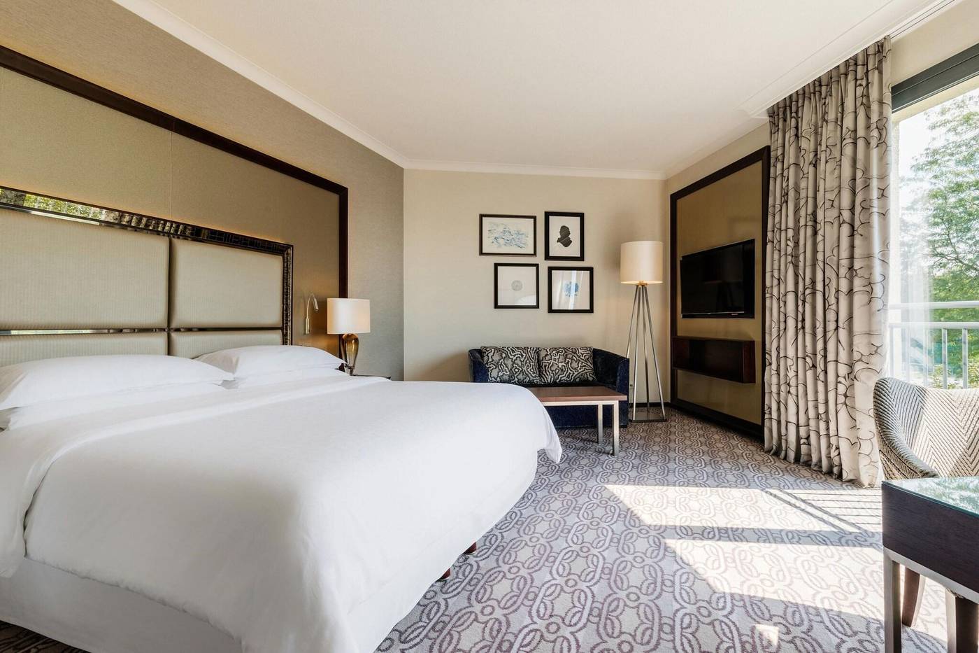 Sheraton-Grand-Krakow-Room-28