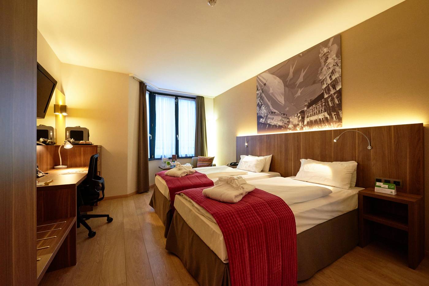 Holiday-Inn-Brussels-Schuman-Room-33