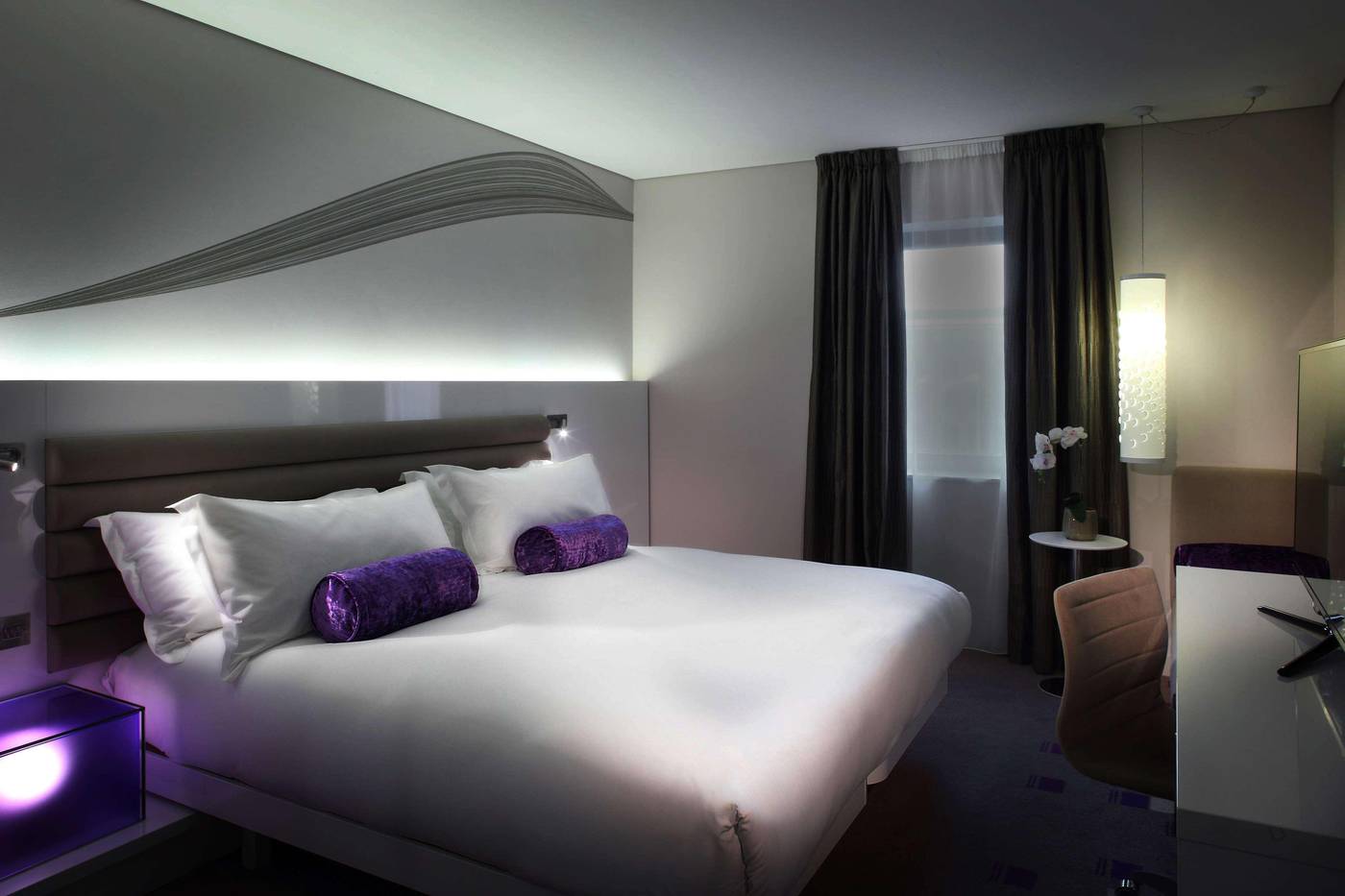 The-Morrison-Dublin--Curio-Collection-by-Hilton-Room-49