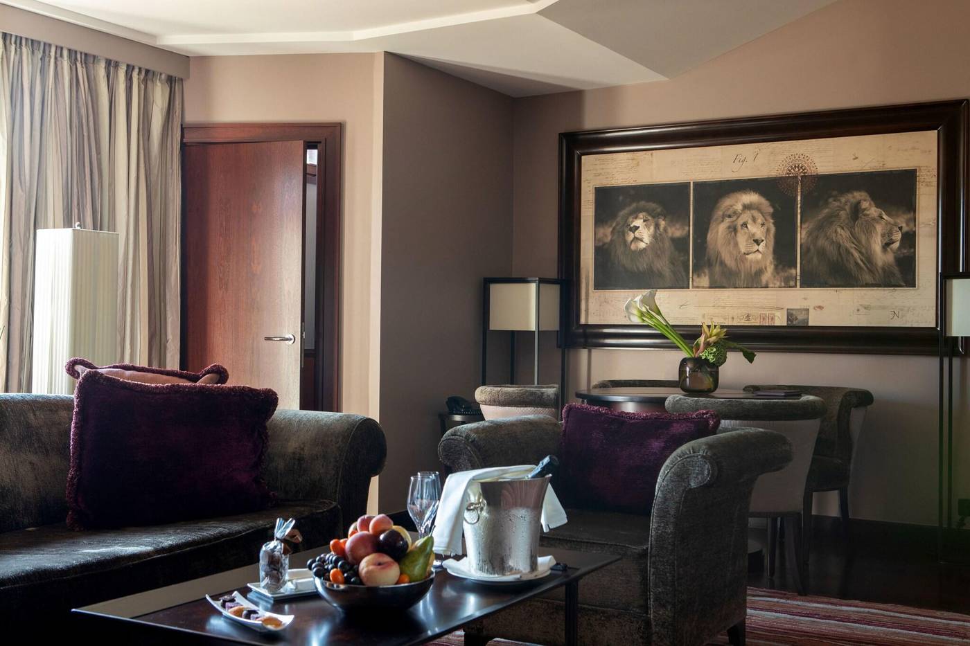 La-Reserve-Geneve---Hotel-Spa-and-Villa-Room-17