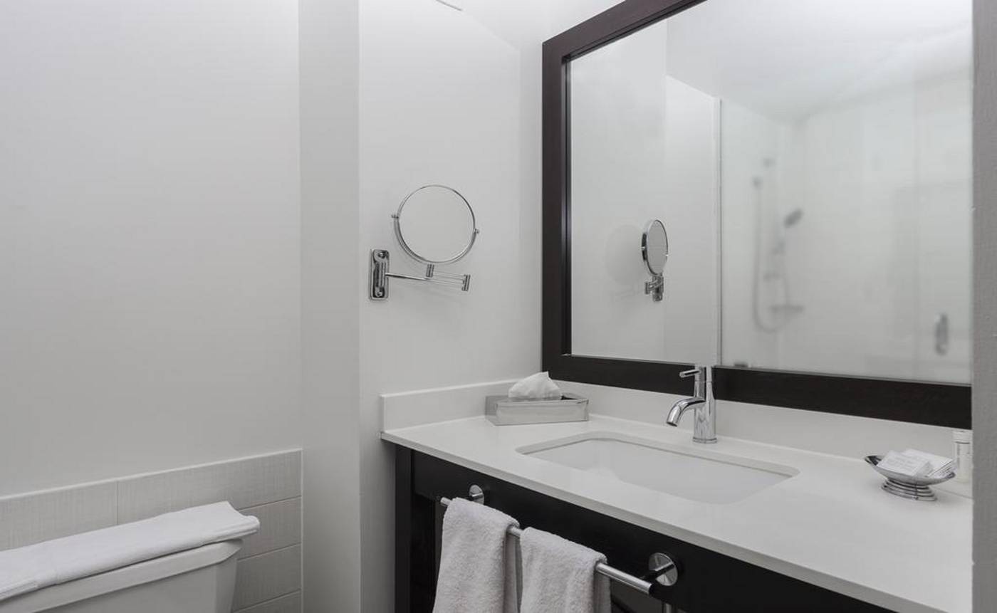 Courtyard-By-Marriott-New-York-Manhattan-Times-Squ-Room-40