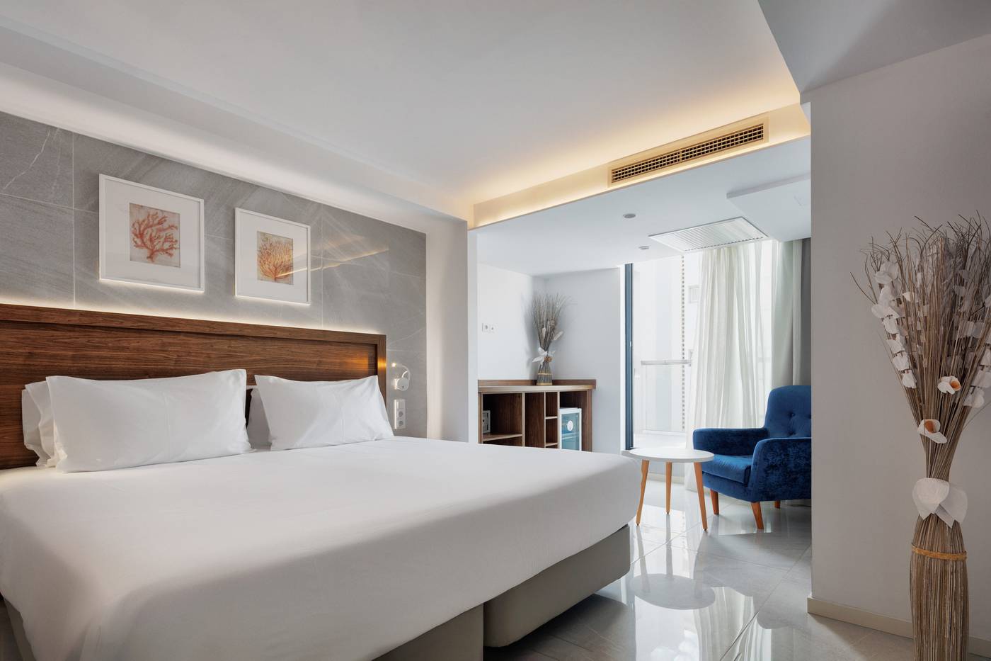 El-Puerto-Ibiza-Hotel---Spa-Room-26