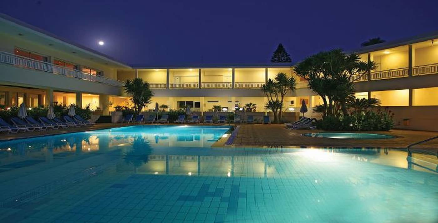 Cynthiana-Beach-Hotel-Pool-6