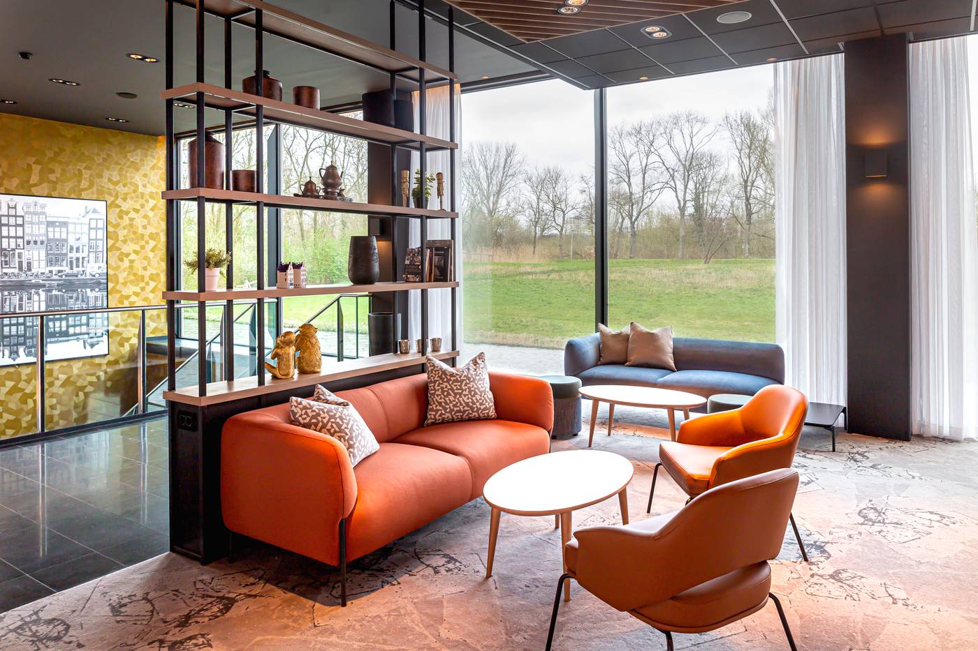 Radisson-Hotel---Suites-Amsterdam-South-Lobby-6