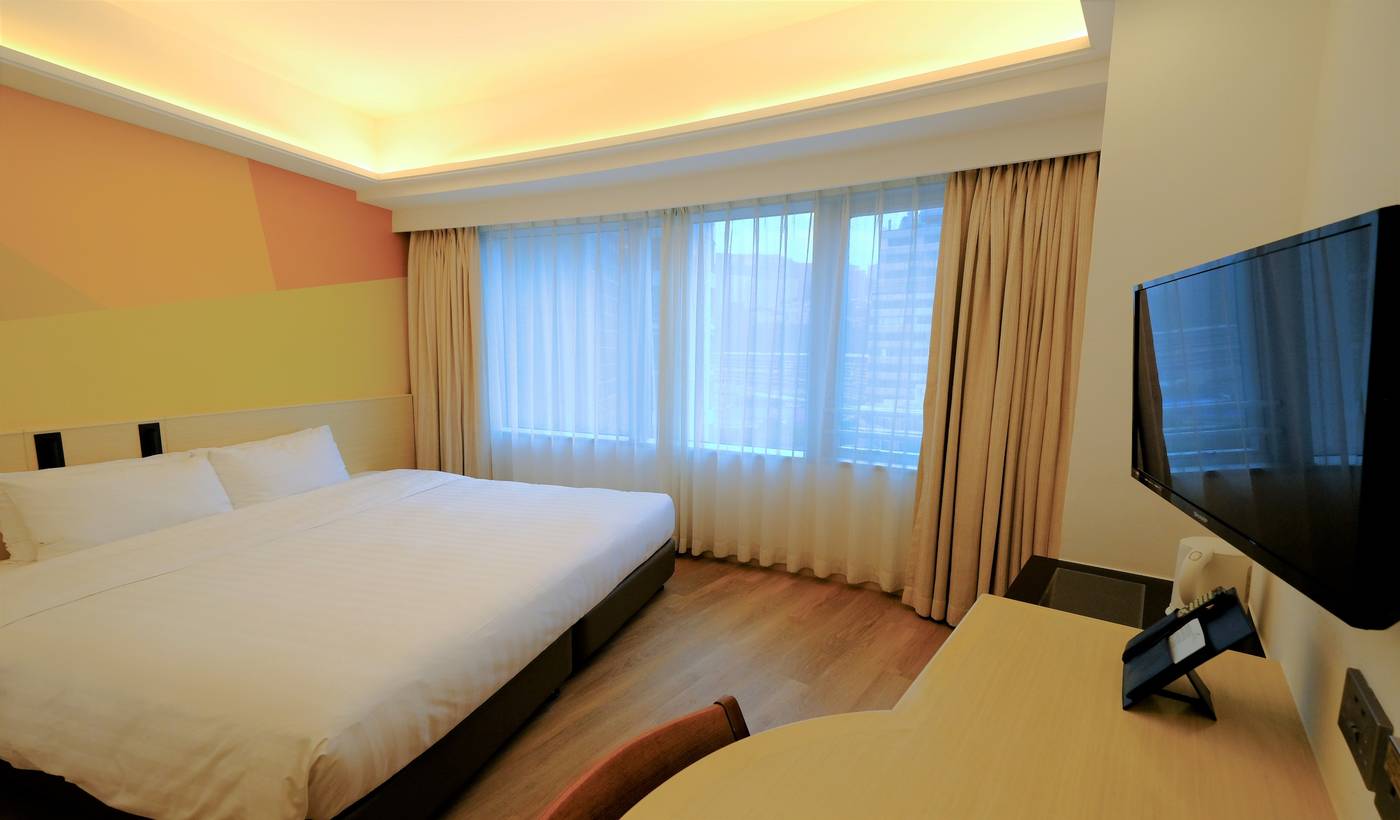 South-Pacific-Hotel-Room-17