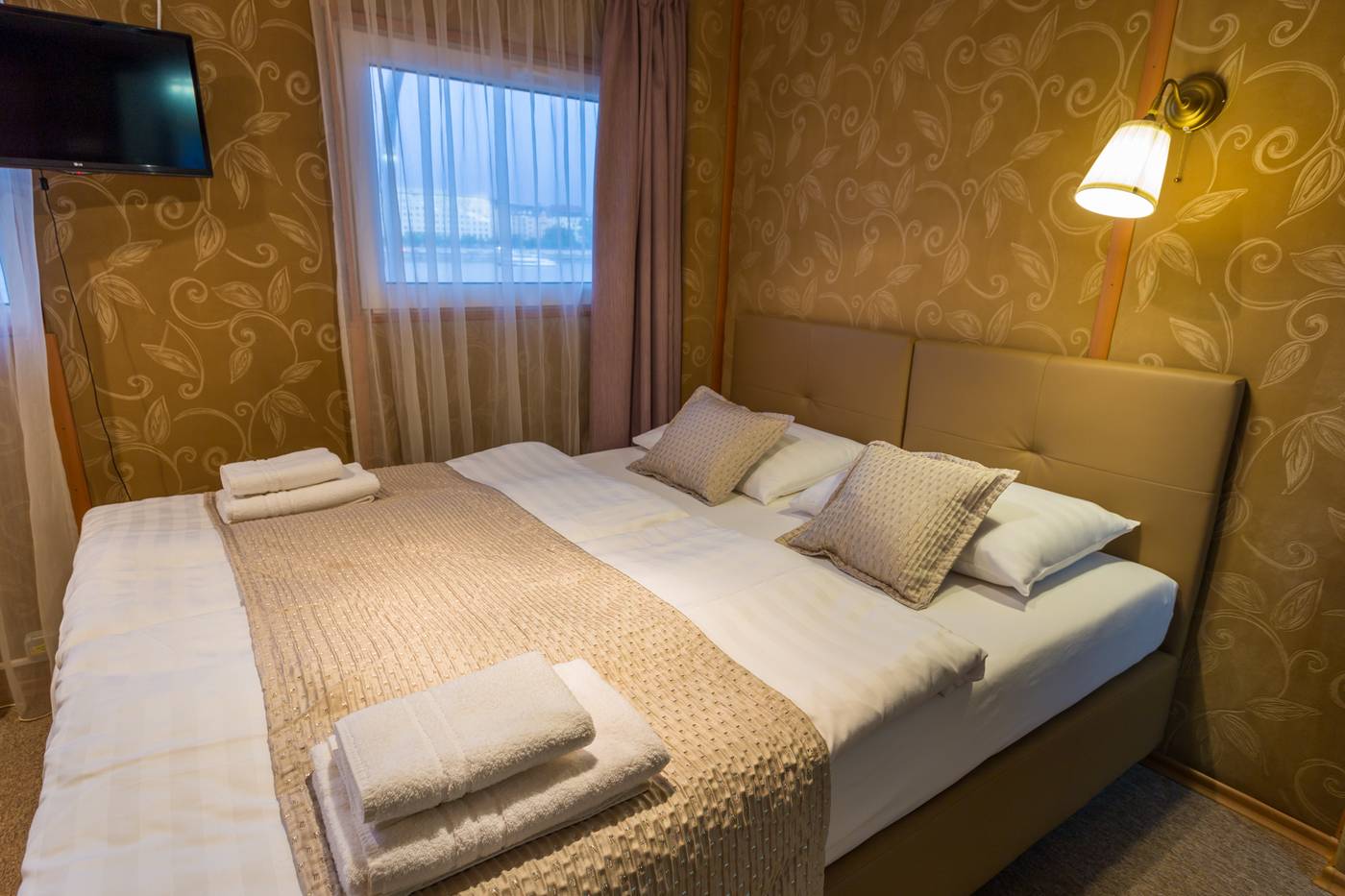 Grand-Jules-Boat-Hotel-Budapest-Room-15