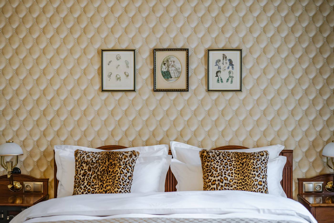 Hotel-H15-Francuski-Old-Town---Destigo-Hotels-Room-16