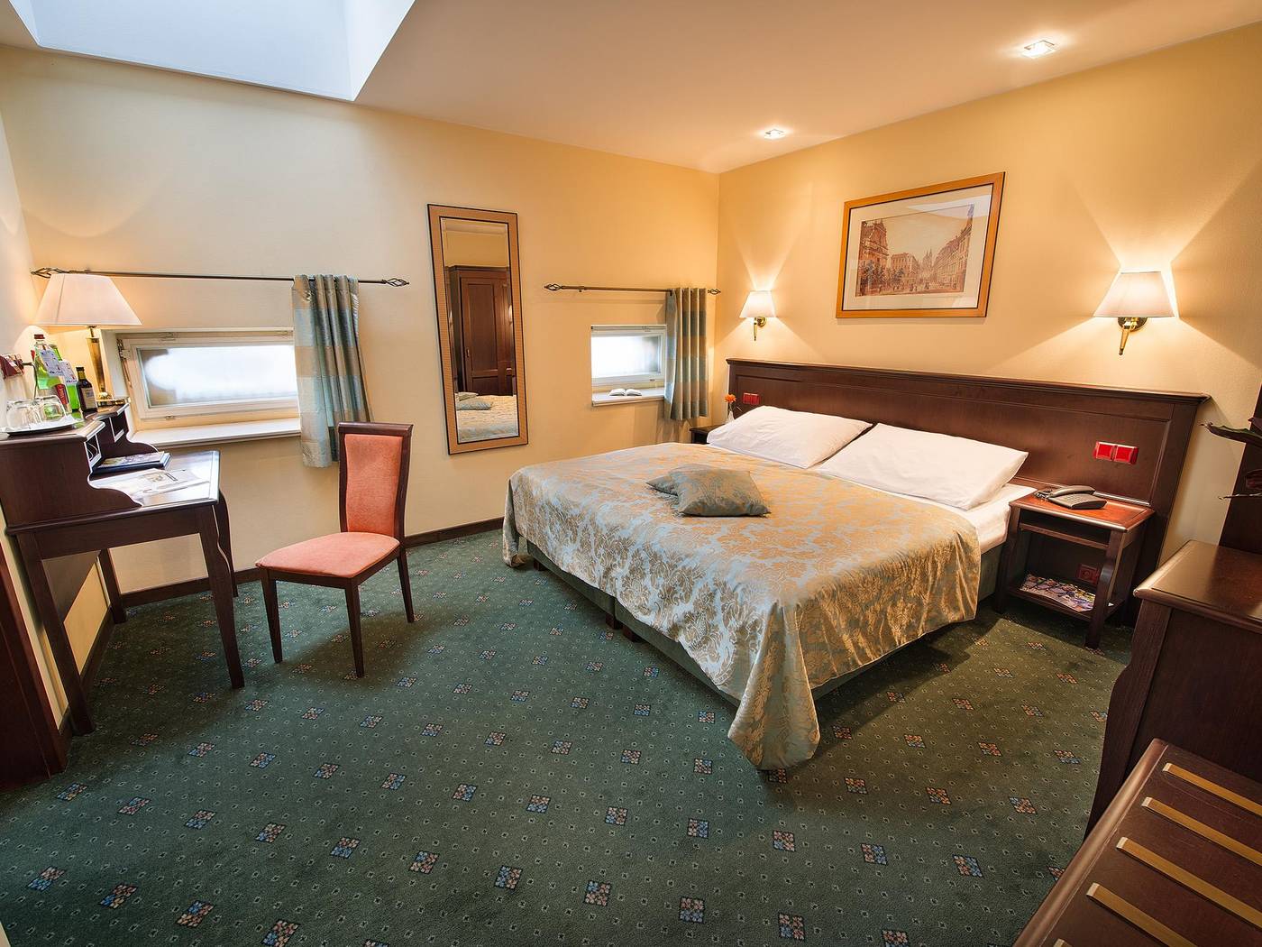 EA-Hotel-DownTown-Room-13